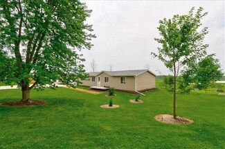 1024 Lisbon Dr, Knoxville, IA 50138