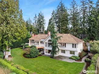 9416 NE 25th St, Clyde Hill, WA 98004