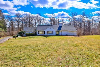 8925 Spooky Ridge Ln, Cincinnati, OH 45242
