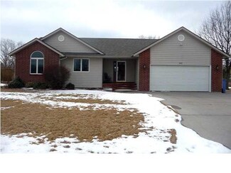 409 Wedgewood Ct, Hesston, KS 67062