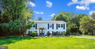12732 Magna Carta Rd, Herndon, VA 20171