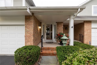 108 Running Brook Ln, Rochester, NY 14626