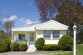 33 Oak Hill Dr, Hampstead, NH 03841