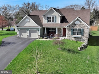 3 Chamberlain Ln, Millersville, PA 17551