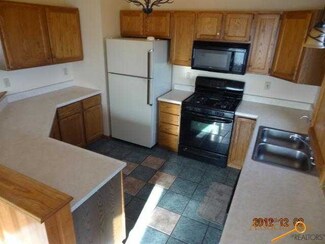 1502 Copperfield Dr, Rapid City, SD 57703