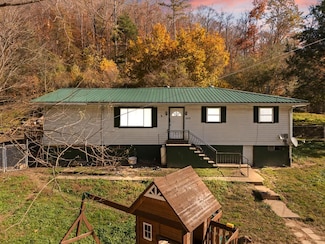 609 Hwy 2036, Letcher, KY 41832