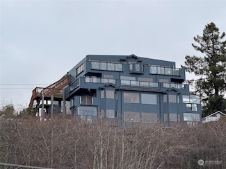 226 W 2nd St Unit 2, Port Angeles, WA 98362