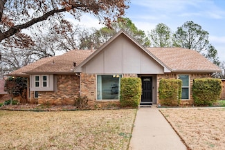 2905 Woodside Dr, Arlington, TX 76016
