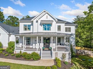 200 Whispering Pines Dr, Woodstock, GA 30188