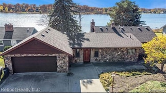 2739 Lakeridge, Wixom, MI 48393
