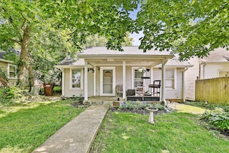 224 E Higgins St, Midway, KY 40347
