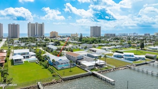 3326 S Peninsula Dr, Port Orange, FL 32127