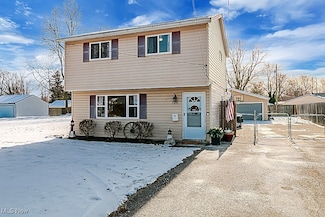 7634 Pinehurst Dr, Mentor On the Lake, OH 44060