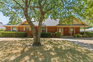 303 Westmeadow Dr, Cleburne, TX 76033