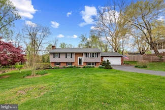 2411 Nickoles Dr, Sykesville, MD 21784