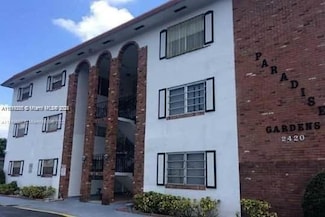 2420 Johnson St Unit 202, Hollywood, FL 33020