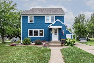 236 Alleghany Ave, Wabasha, MN 55981