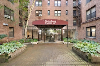10 Franklin Ave Unit 6J, White Plains, NY 10601