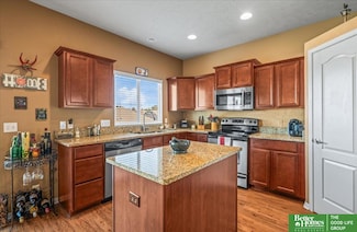 4606 Clearwater Dr, Papillion, NE 68133