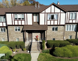 44 Canterbury Ln, New Milford, NJ 07646