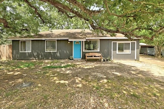 136 Shadow Oak Dr, Bastrop, TX 78602
