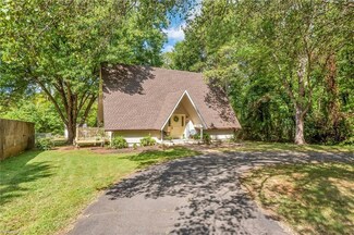 5052 Hutchins St, Winston Salem, NC 27106
