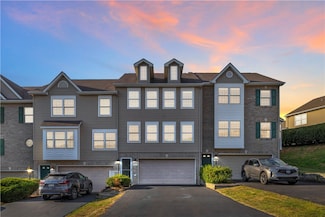 2002 Ashburn Ct, Jeannette, PA 15644