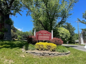 225 N Middletown Rd Unit D, Pearl River, NY 10965