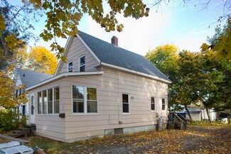 3 Brook St, Orono, ME 04473