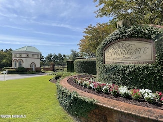 603 Cannonsgate Dr, Newport, NC 28570