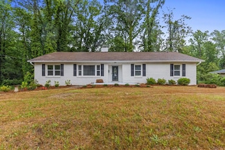 607 Brooklane Dr, Greenwood, SC 29649