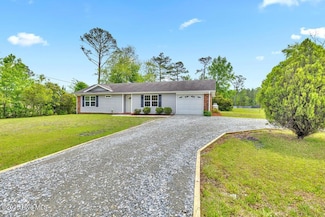 101 Holiday Dr, Hampstead, NC 28443
