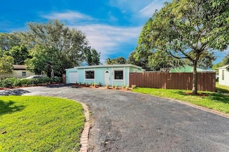 1220 N 57th Ave, Hollywood, FL 33021