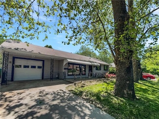 7139 Hardy St, Overland Park, KS 66204