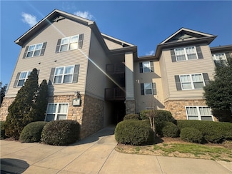 932 Harts Cove Way, Seneca, SC 29678