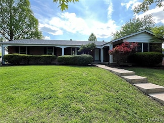 14541 Arpent Ln, Florissant, MO 63034