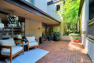 265 98th Ave NE, Bellevue, WA 98004