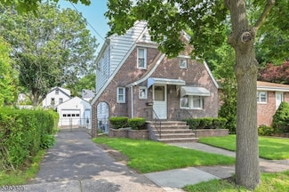 43 Hall St, Clifton, NJ 07014