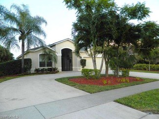 934 Briarwood Blvd, Naples, FL 34104