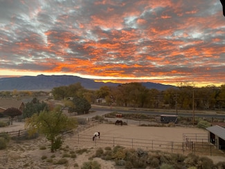 48 Burlbaw Ct, Corrales, NM 87048