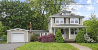 19 Van Norden Rd, Woburn, MA 01801