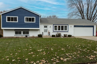 612 Silbury Ct, McHenry, IL 60050