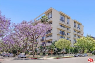 325 N Oakhurst Dr Unit 203, Beverly Hills, CA 90210