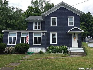43 Clinton St, Tully, NY 13159