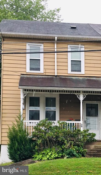 30 Walnut St, Mohnton, PA 19540