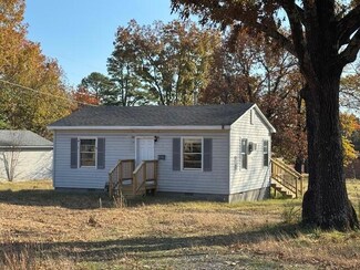 62 Campbell Ln, Batesville, AR 72501