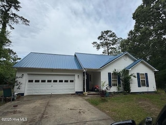 313 Choke Cherry N, Richlands, NC 28574