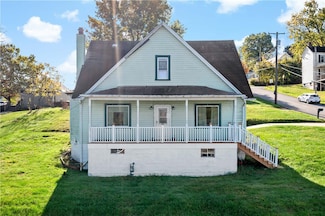 221 Center Ave, Oakdale, PA 15071