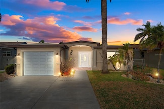 17732 Long Point Dr, Redington Shores, FL 33708