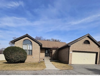 2013 Roman Ct, Warren, MI 48092